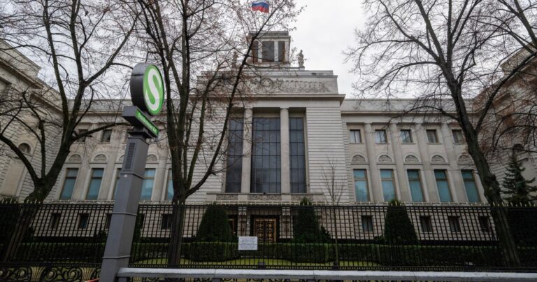 برلين تستدعي سفير موسكو بعد توقيف ألمانية بتهمة الإرهاب في روسيا