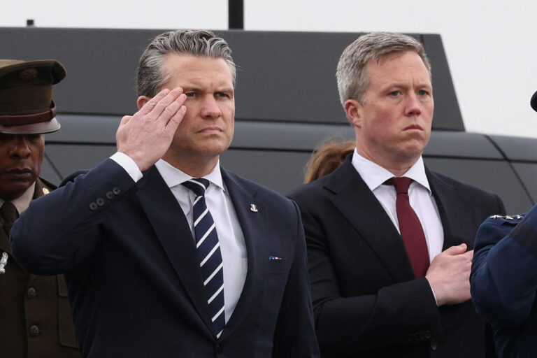 تقرير وول ستريت جورنال يكشف عن خلافات داخل وزارة الحرب الأمريكية تهدد استقرارها