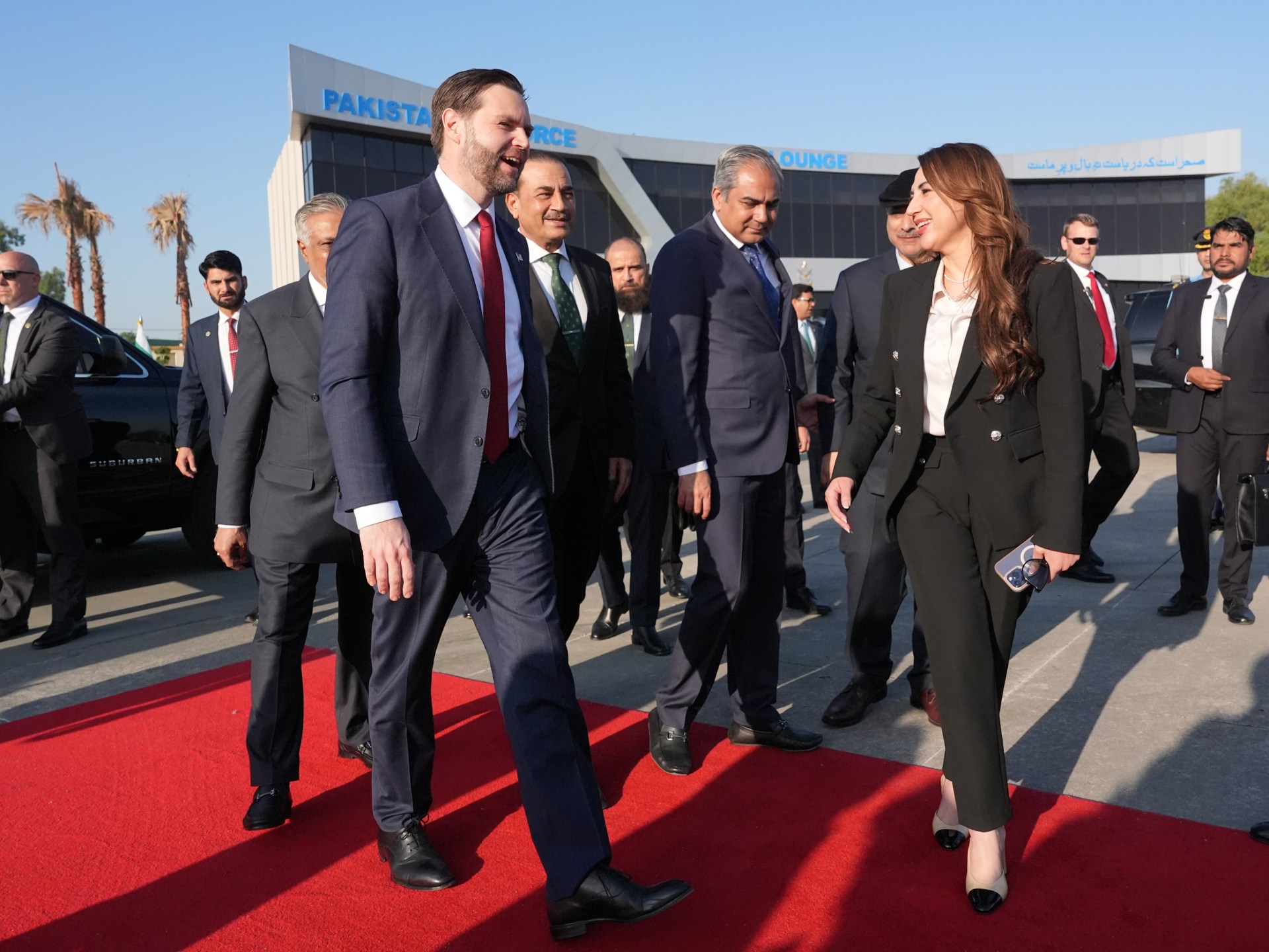 إيران تقدم عرضاً جديداً والسفير فانس يتجه إلى باكستان قبل انتهاء الهدنة