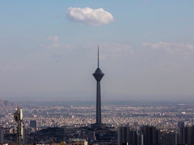 كيف تجند إسرائيل خلايا نائمة في إيران وتستخدمها لجمع المعلومات