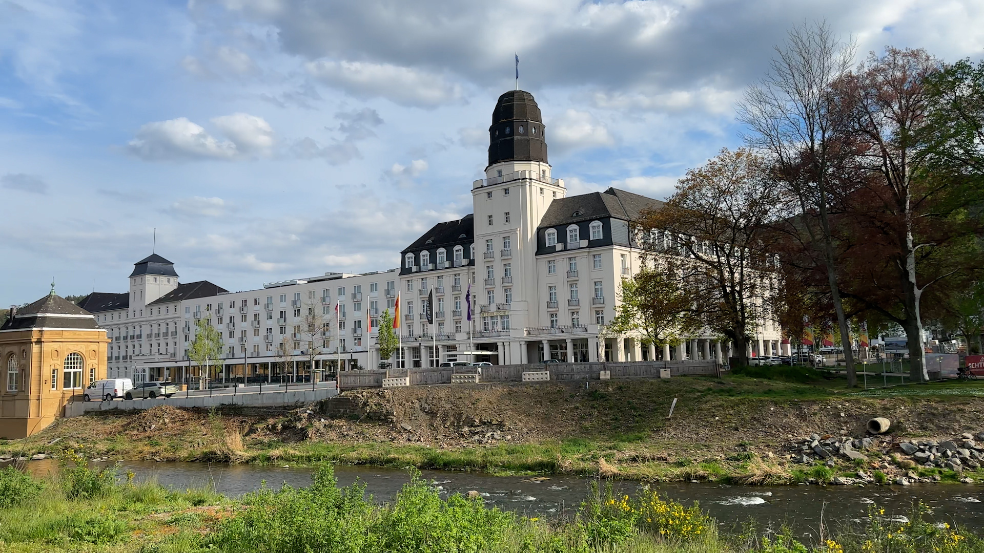 تطور دور باد نوينار في ألمانيا من مركز علاج الزوار إلى معالجة تحديات داخلية