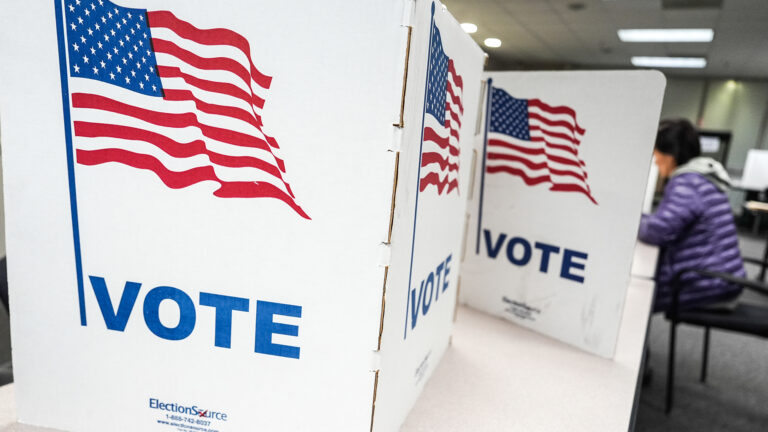 استفتاء فرجينيا ودعم ترمب: معركة تحسم ملامح السيطرة على الكونغرس الأمريكي