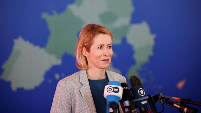 قمة نيقوسيا تؤكد رفض إغلاق مضيق هرمز وتدرس تقليص نفوذ إيران بالمنطقة