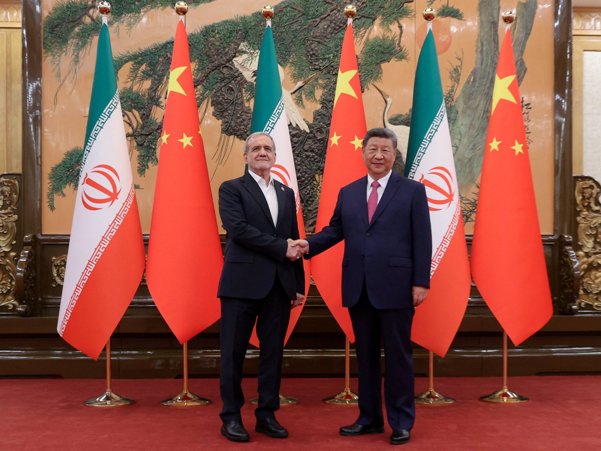 الصين تلعب دورًا خفيًا في مفاوضات طهران وواشنطن لتعزيز نفوذها الدولي