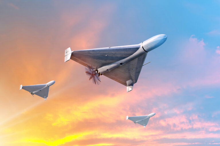 الطائرات المسيّرة الرخیصة تُحدث انقلاباً في المیدان الحربي أمام الصواریخ المكلفة