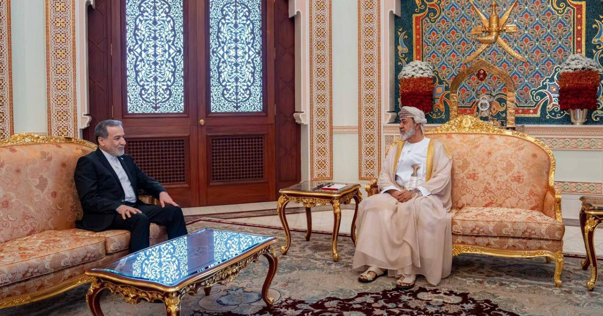 اقتراح صيغة وسطية لحل الأزمة بين أمريكا وإيران تستند إلى الحوار والشفافية