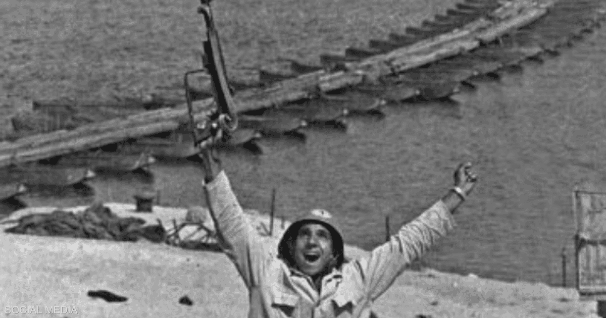 وفاة صاحب أشهر صورة توثق عبور قناة السويس في حرب أكتوبر 1973