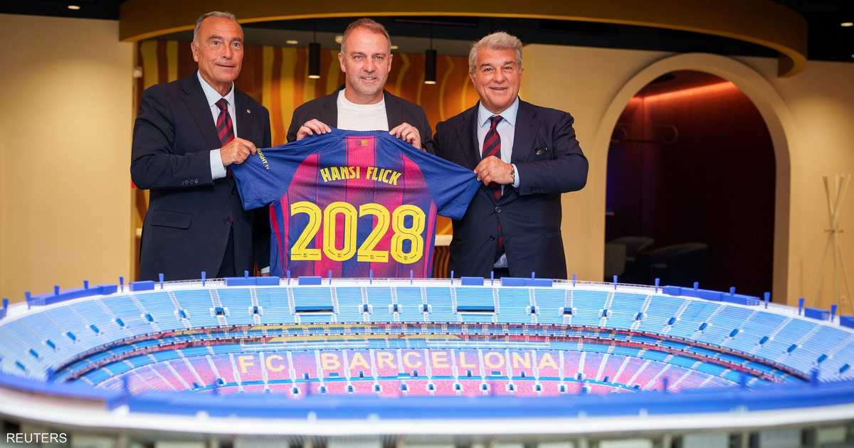 برشلونة يُجدّد عقد هانزي فليك حتى 2028