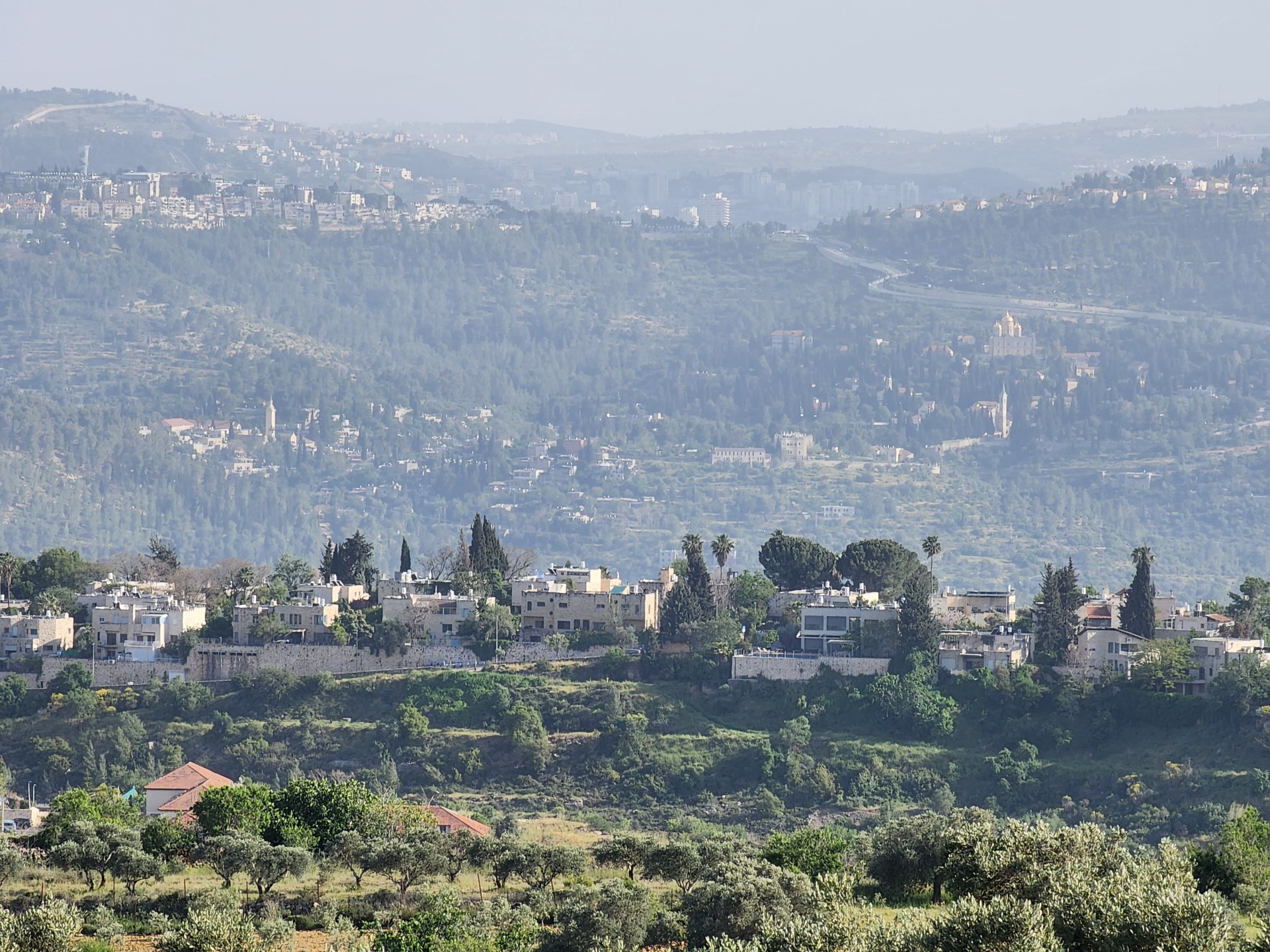 التمسك بالأرض في القدس: معركة الفلسطينيين من أجل البقاء والهوية