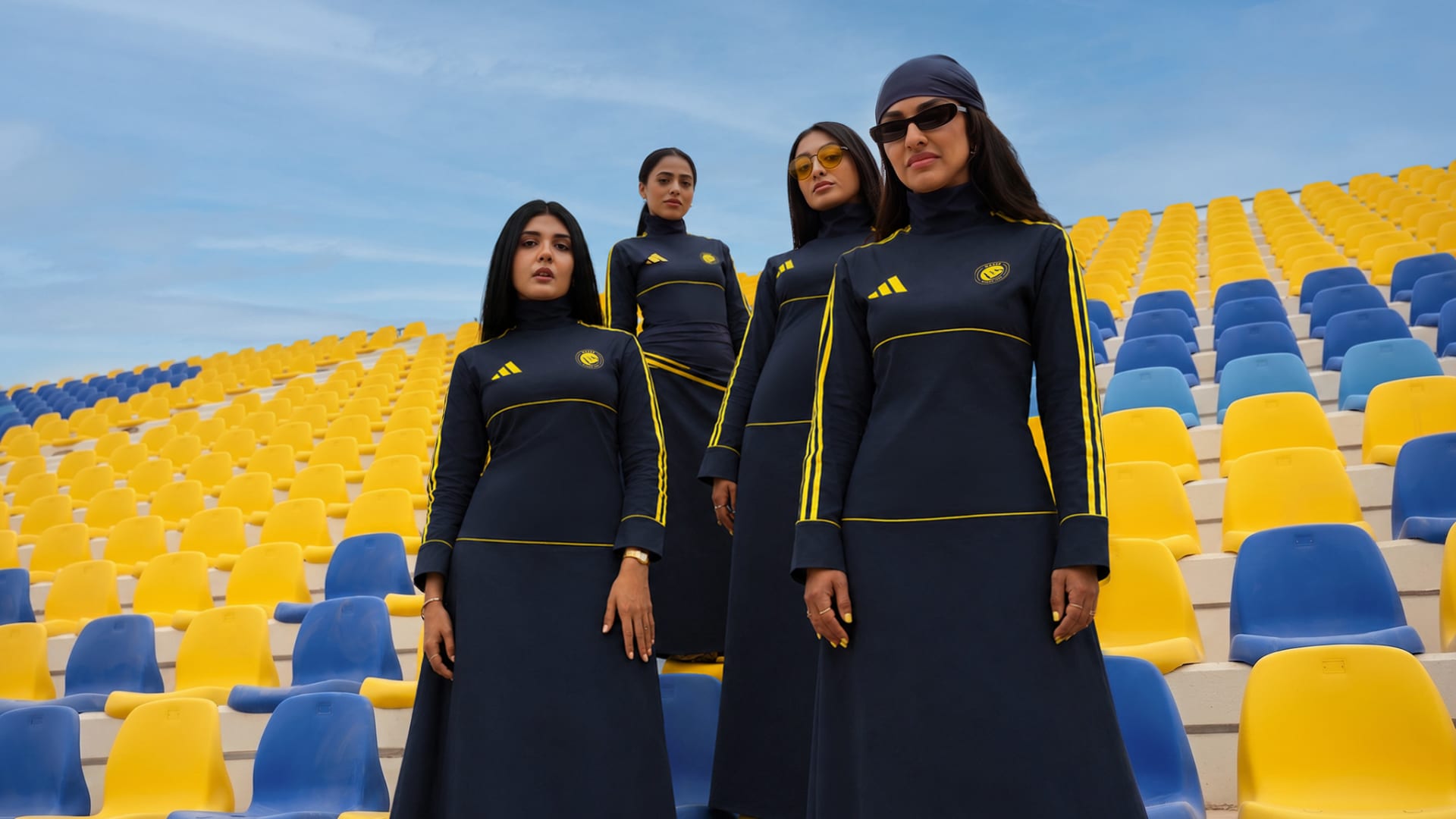المصممة نورة آل الشيخ تكشف عن فساتين مشجعات نادي النصر بتعاون مع أديداس