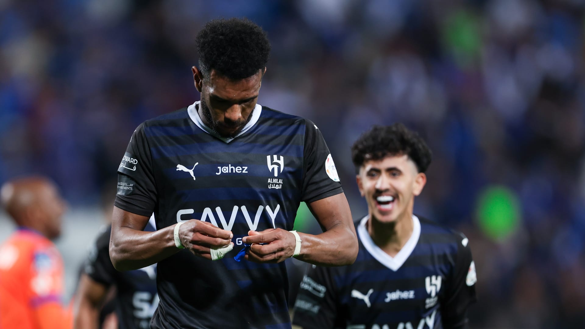 علي البليهي يعتذر لجماهير الشباب بعد جدل احتفاله بهدف بشارة الهلال