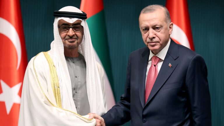 أردوغان يبرز دعم تركيا الكامل لسيادة وأمن الإمارات في اتصال هاتفي مع محمد بن زايد