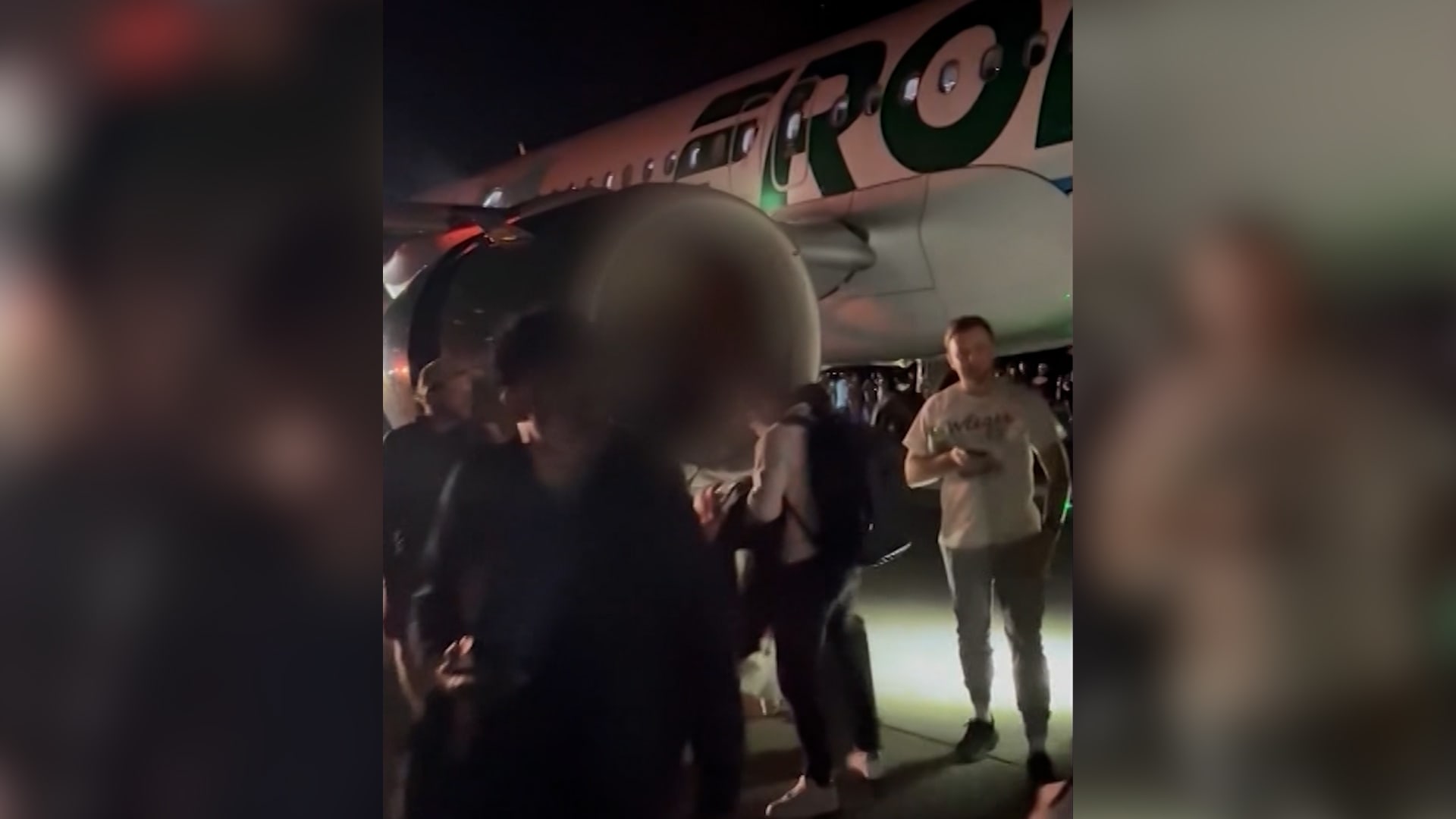 حادث مأساوي في مطار دنفر الأمريكي: طائرة تصدم رجلاً وتودي بحياته