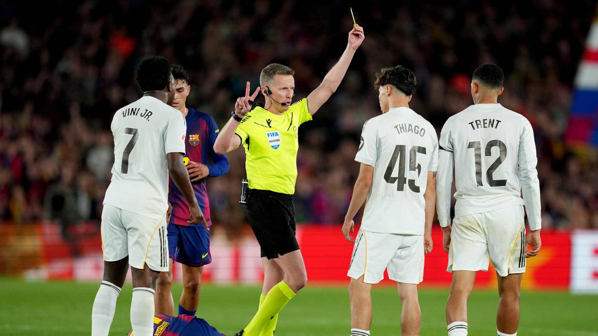 ريال مدريد يهنئ برشلونة بعد خسارة لقب لاليغا في موسم 2026/2025