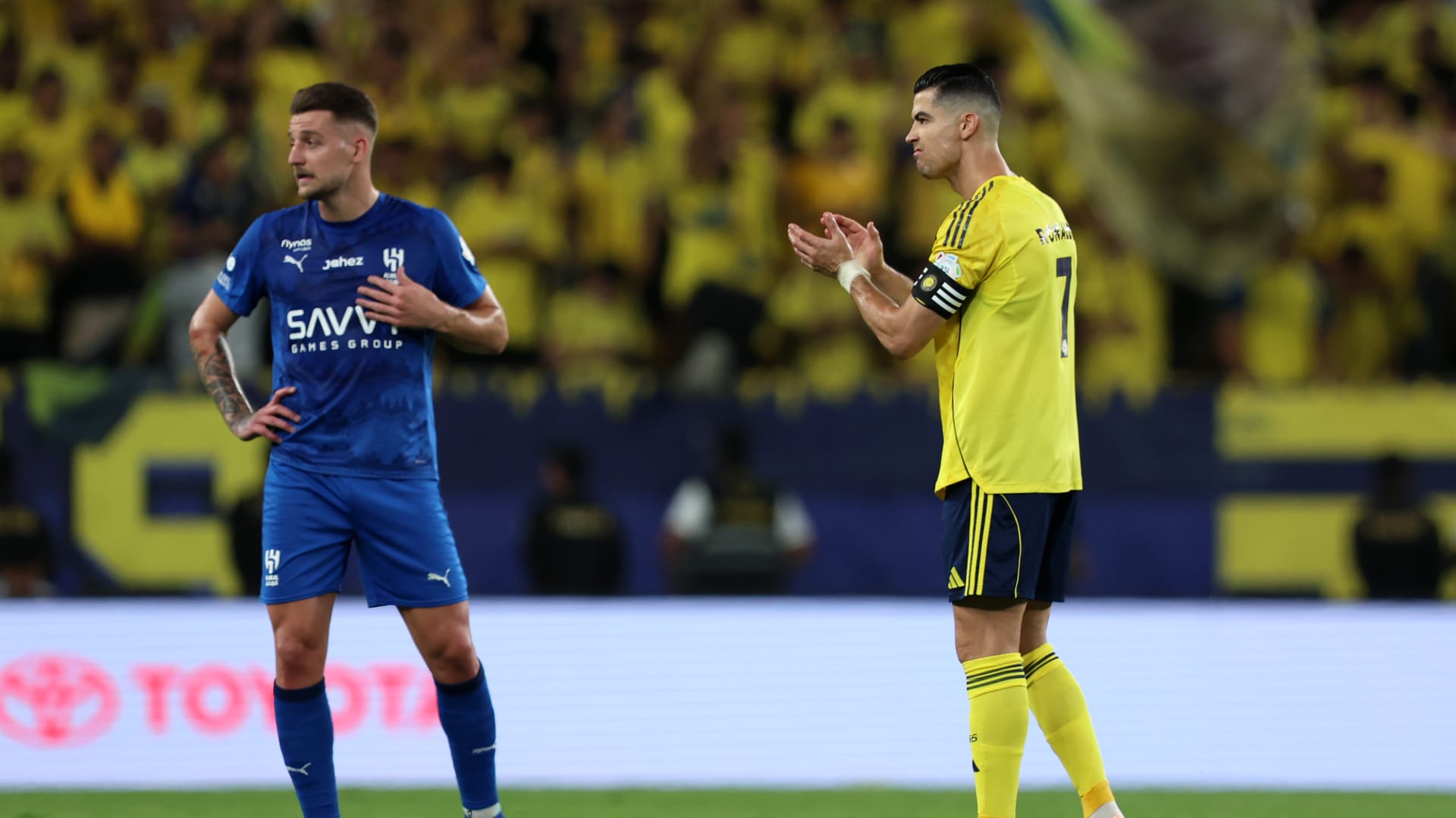 التعادل الإيجابي بين الهلال والنصر يجدد الصراع على لقب الدوري السعودي