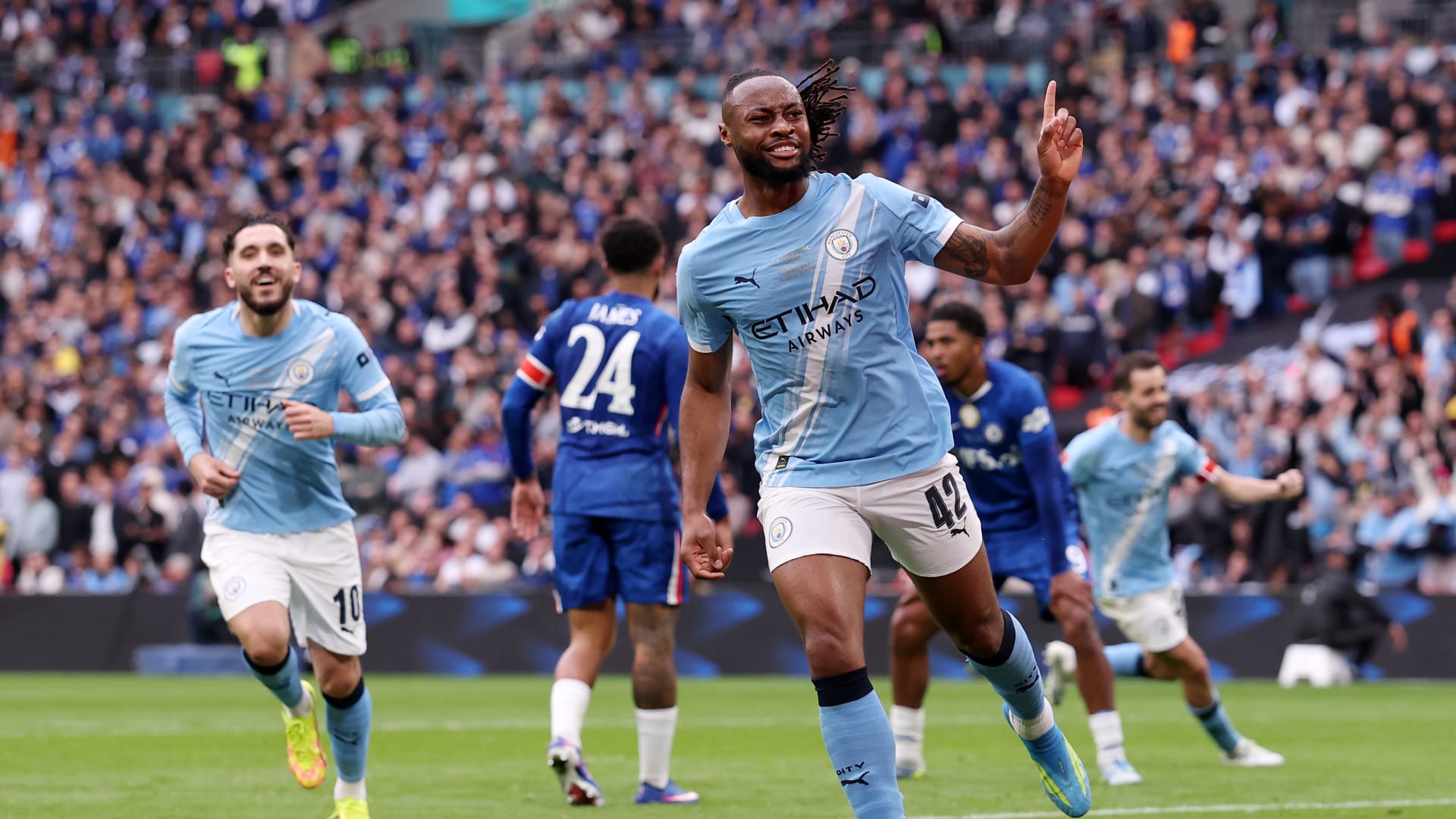 مانشستر سيتي يتوّج بلقب كأس الاتحاد الإنجليزي بعد هدف مذهل من سيمينيو