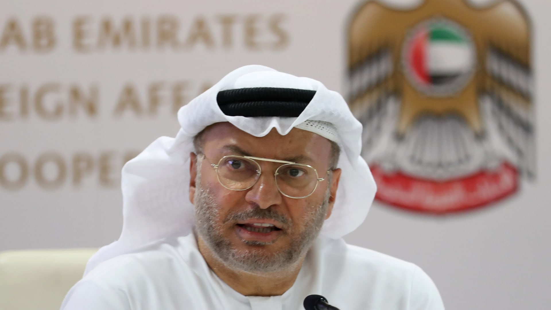قرقاش يؤكد تمسك الإمارات برؤيتها التنموية بعد استهداف محطة براكة النووية