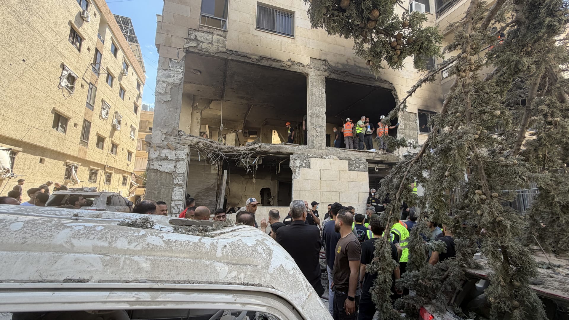 إسرائيل تستهدف قائد وحدة صواريخ حزب الله في بيروت بتنسيق مع واشنطن