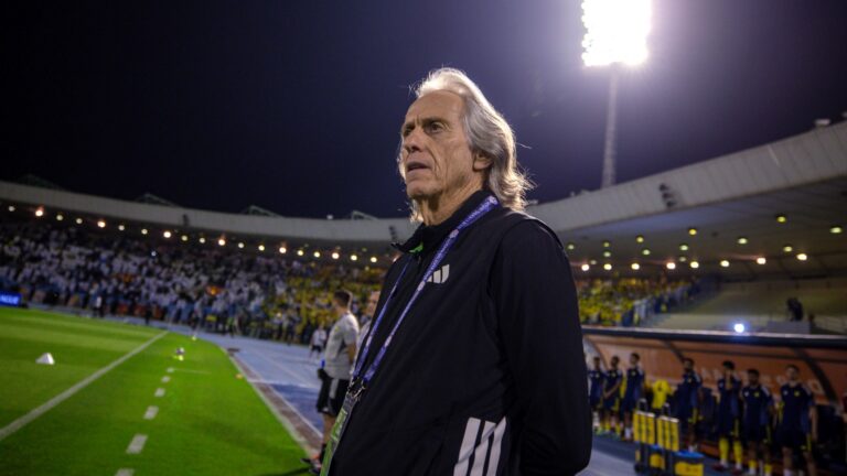 النصر السعودي يعلن رحيل المدرب جيسوس بعد مسيرة ناجحة
