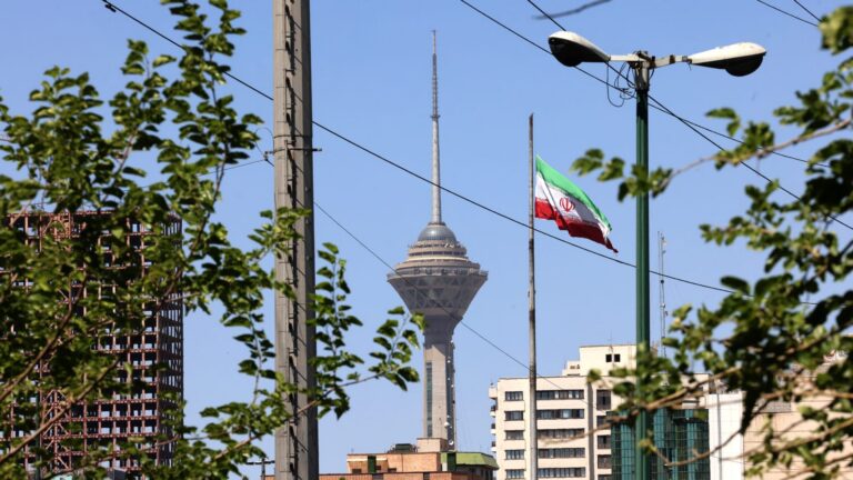 إيران تؤكد استمرار الاتصالات مع واشنطن ومباحثات حول مضيق هرمز دون اتفاق نهائي