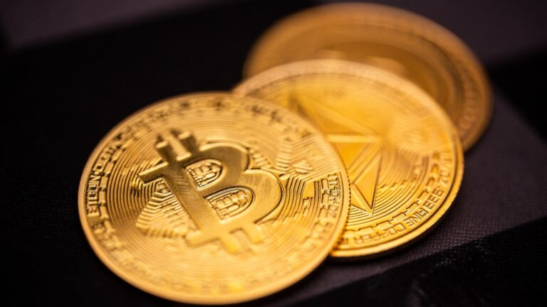 الولايات المتحدة تصادر عملات رقمية إيرانية بقيمة مليار دولار في إطار جهود مكافحة العقوبات