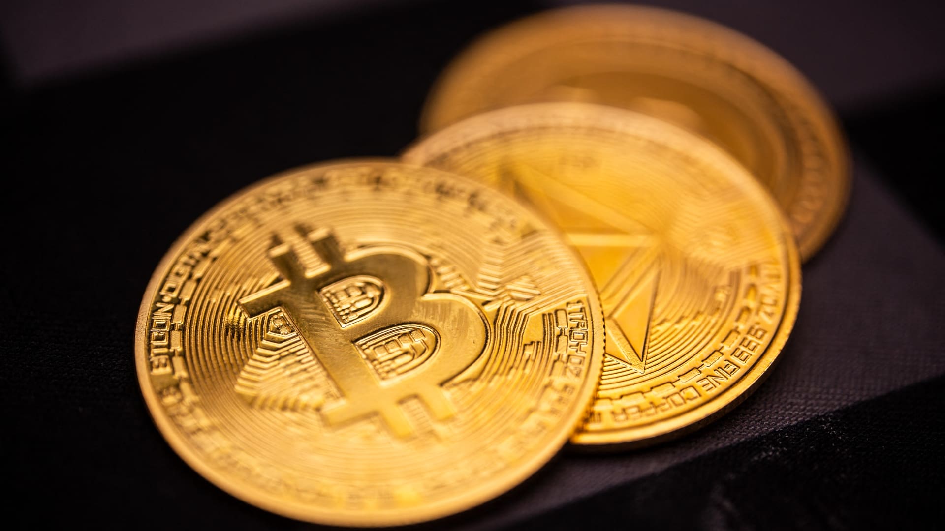 الولايات المتحدة تصادر عملات رقمية إيرانية بقيمة مليار دولار في إطار جهود مكافحة العقوبات