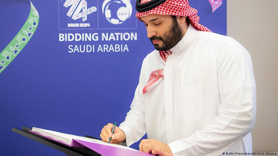 شراكة السعودية مع الفيفا لكأس العالم 2026 تثير جدلاً حول تحسين صورة المملكة