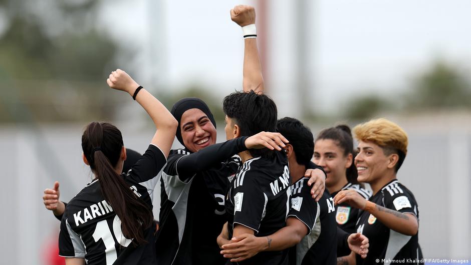 الفيفا تعترف رسميًا بمنتخب أفغانستان للسيدات رغم معارضة طالبان