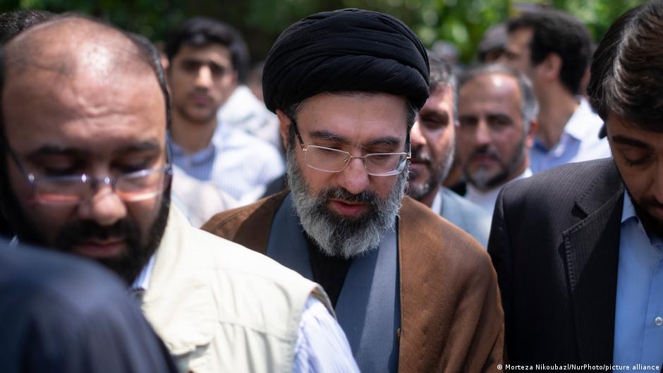 خامنئي يحث على زيادة الإنجاب لتعزيز النفوذ الاستراتيجي لإيران