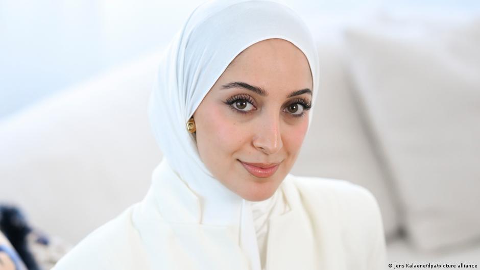 بشرى سيد: الشابة الألمانية المحجبة التي تحدّت حزب البديل وألهمت التضامن