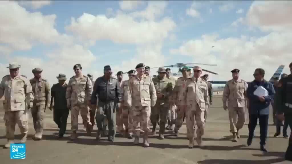 مناورات عسكرية هي الأكبر في تاريخ الجيش الليبي بقيادة المشير حفتر بمشاركة 25 ألف جندي
