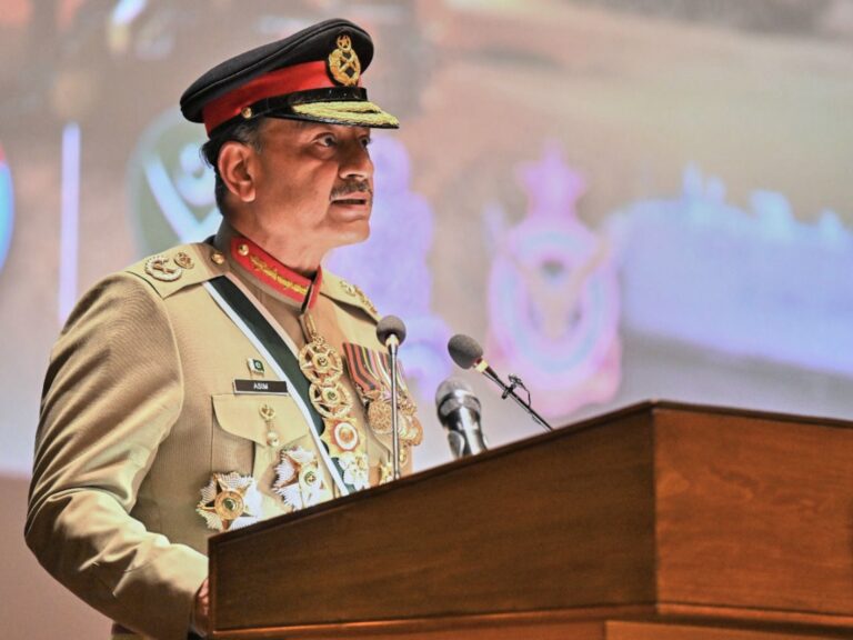 باكستان تعزز جهود الوساطة في الخليج وسط تحذيرات إيرانية من التعاون مع الجيش الأمريكي