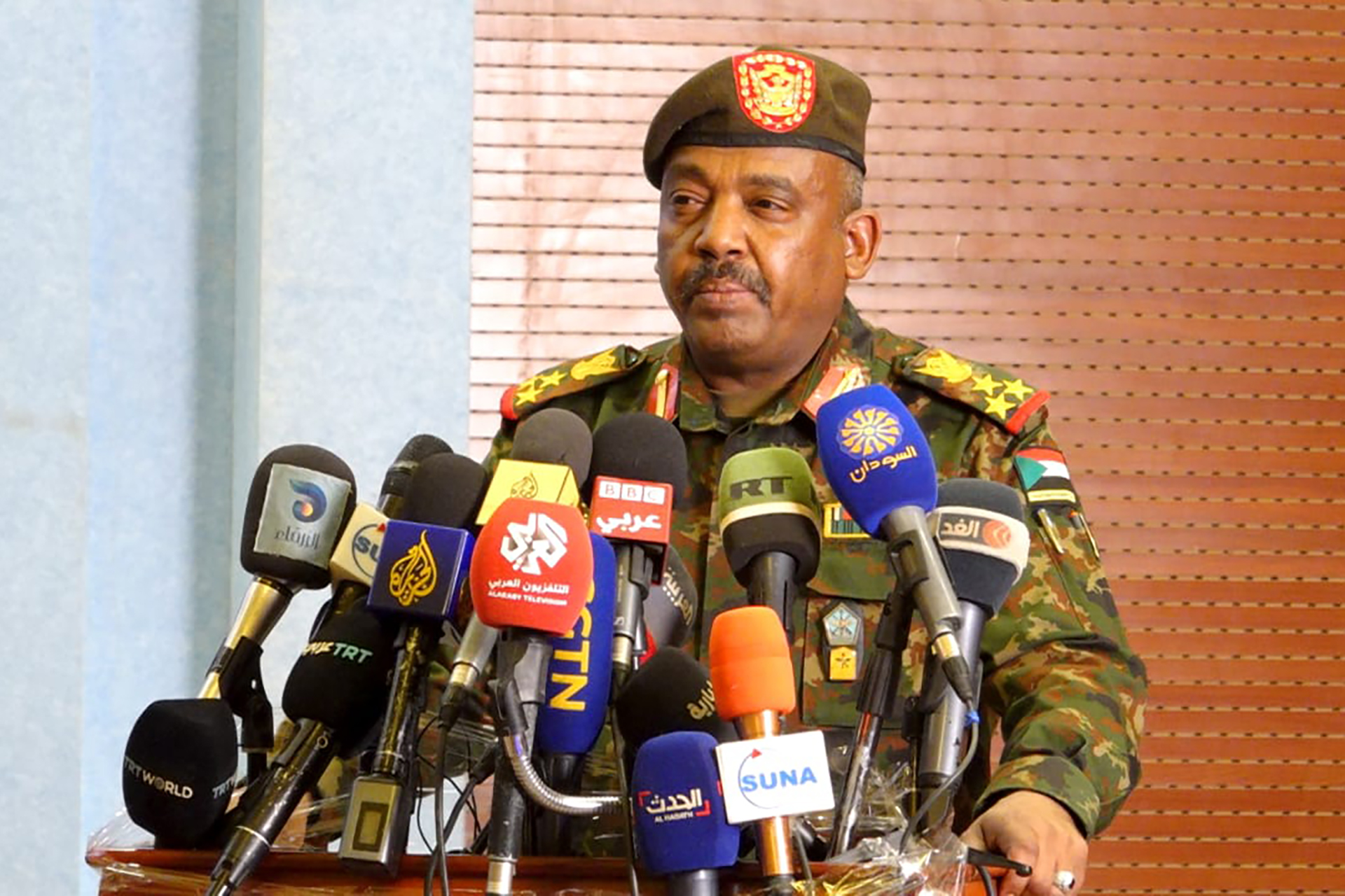 تصاعد التوتر في السودان بسبب متمردين وطائرات مسيرة وأموال خارجية يهدد بانفجار صراع جديد