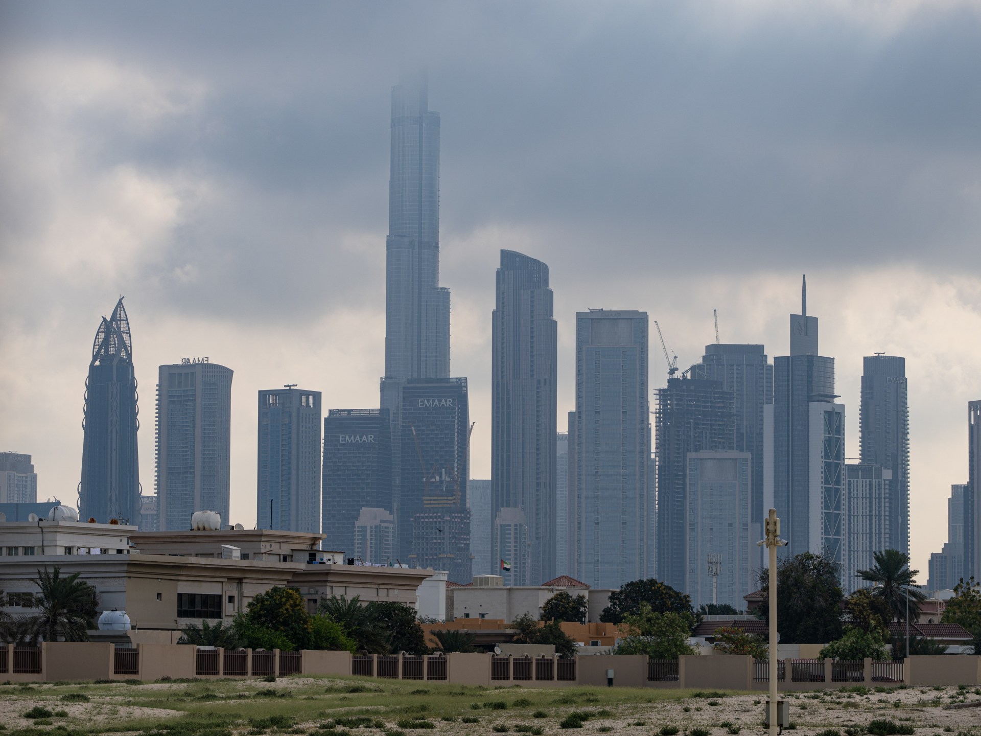 الإمارات تعلن اعتراض صواريخ إيرانية بعد رصدها ونجاح الدفاع الجوي