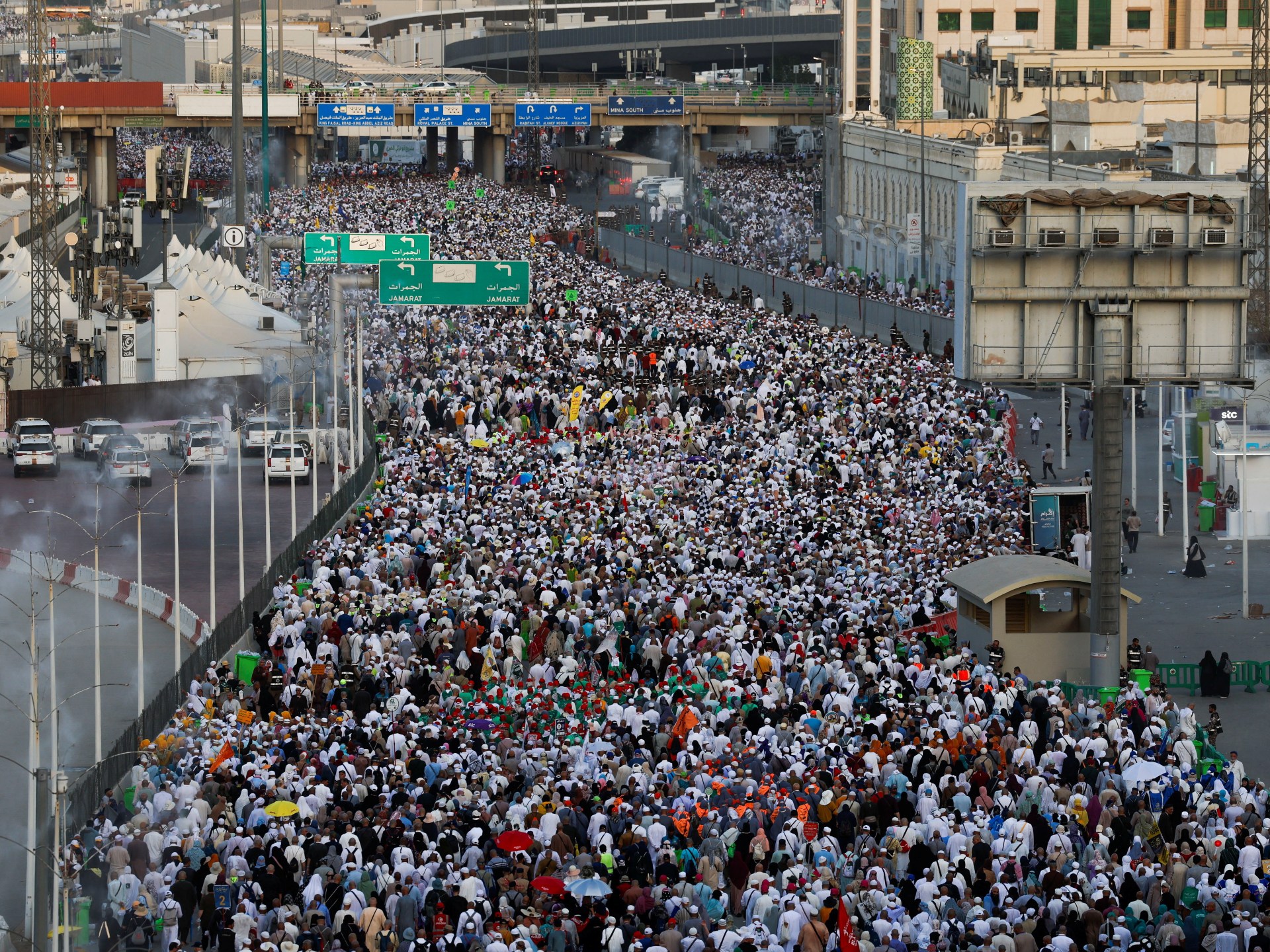 السعودية تعلن نجاح موسم الحج وتواصل الحجاج أداء مناسكهم بطمأنينة