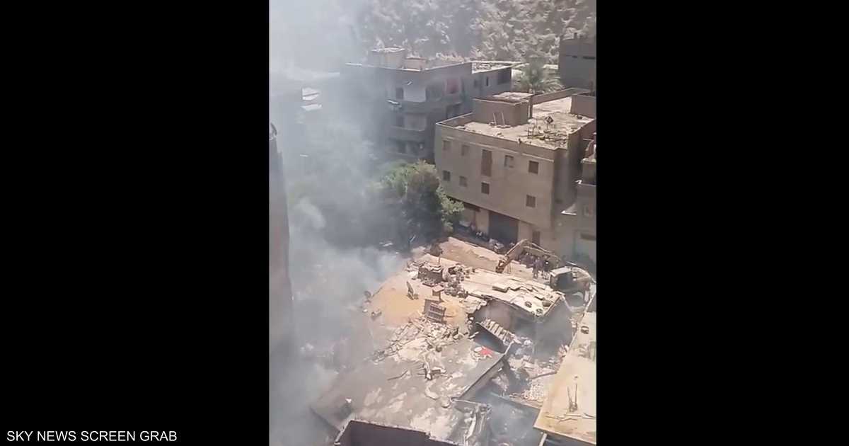 وفاة ضابط ومدني وإصابة 15 في حريق ضخم بمخزن أخشاب بالجيزة