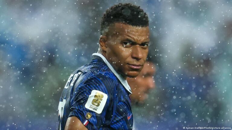 العواصف وبروتوكولات الفيفا تُشكل تحديات كبيرة في مونديال 2026