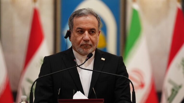 إيران تنسق مع العراق لتشييع خامنئي في العتبات المقدسة وسط تصاعد التوترات الإقليمية