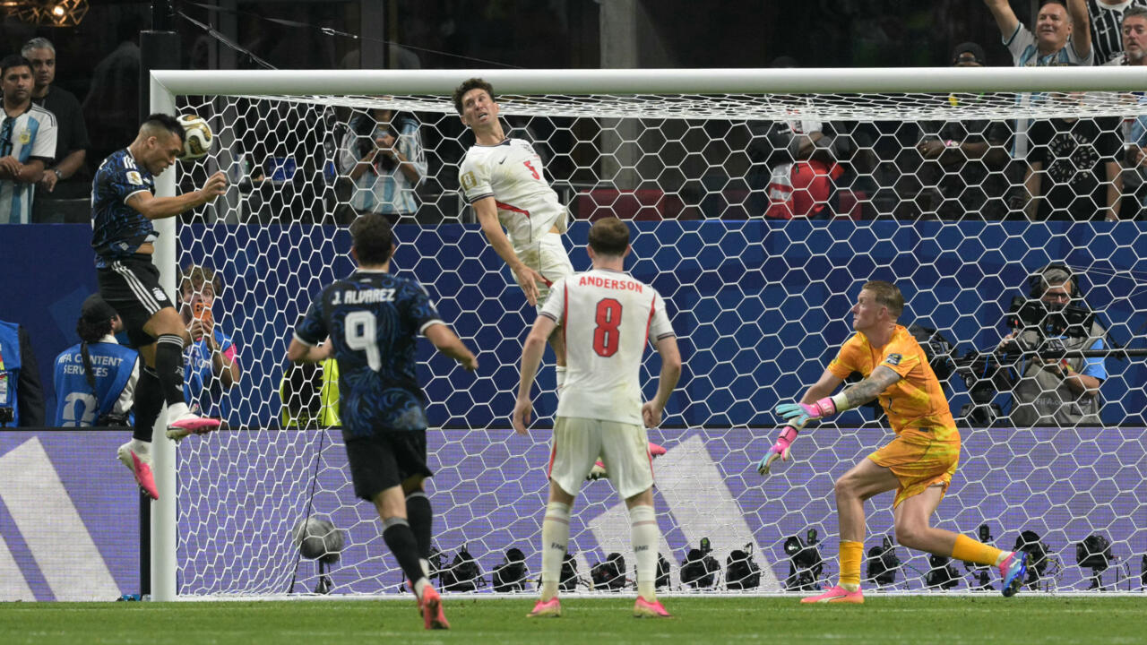 منتخب الأرجنتين يحقق فوزًا مثيرًا على إنجلترا 2-1 ويتأهل إلى نهائي كأس العالم 2026 ضد إسبانيا