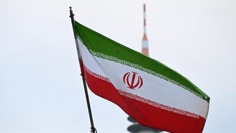 العفو الدولية تستنكر الزيادة في الإعدامات بإيران وتحذر من خطر وشيك على عشرات المعتقلين