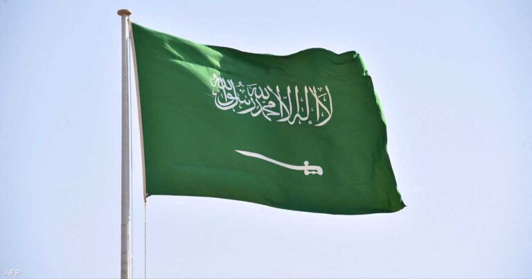 السعودية تعلن اعتراض صواريخ بالستية أطلقتها ميليشيات الحوثي واستهداف مطار أبها