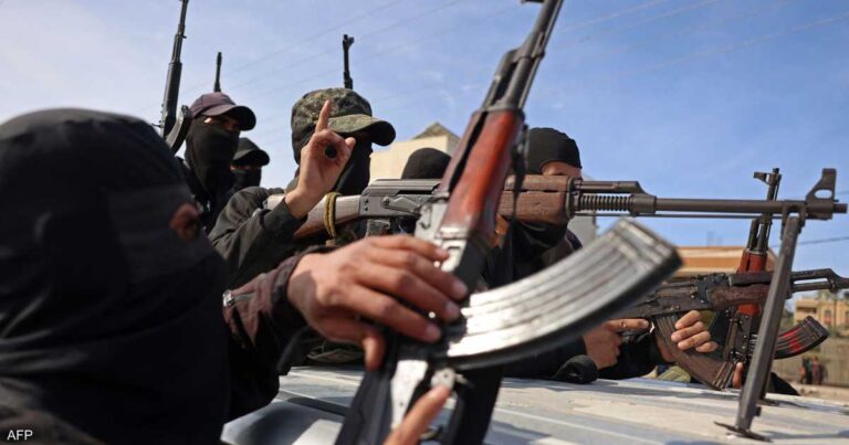 حماس تكشف تفاصيل اتفاق يشمل نزع السلاح والانسحاب الإسرائيلي التدريجي من غزة