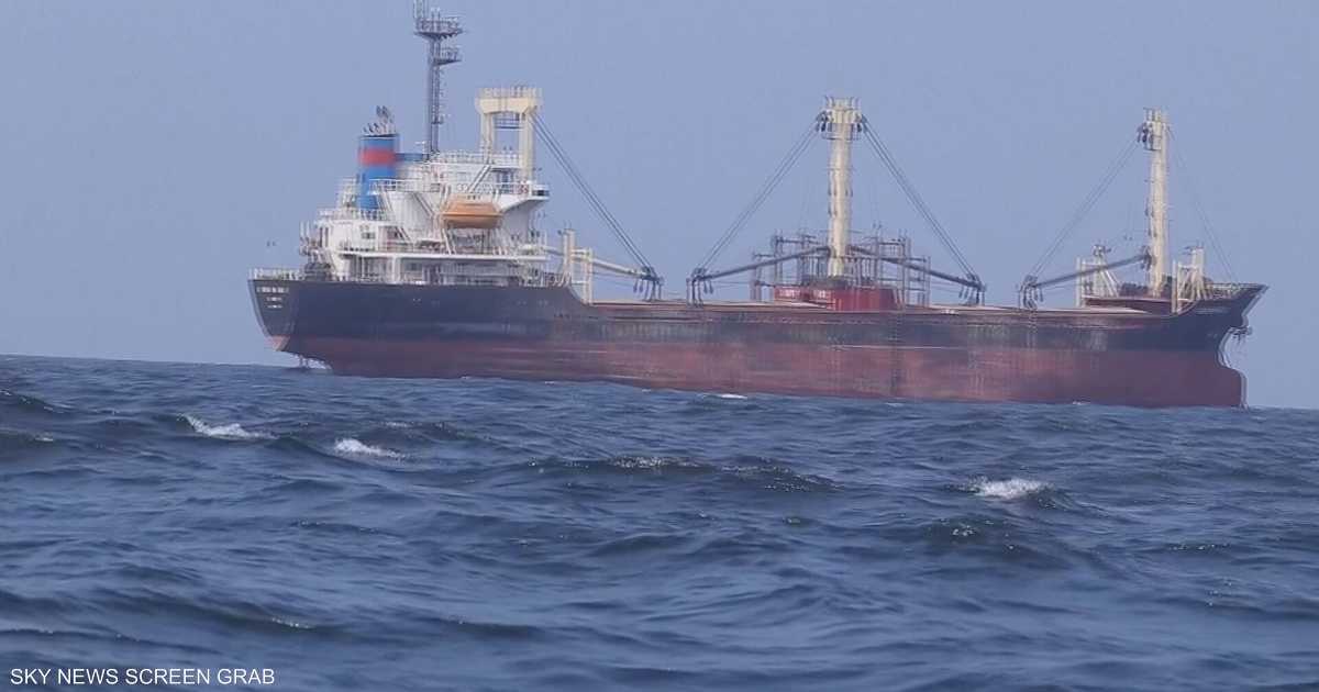 شرط طائرة ونقل فدية 2.25 مليون دولار يؤخر إطلاق سراح البحارة المصريين المحتجزين قبالة الصومال