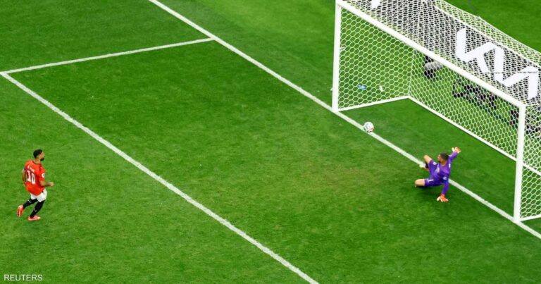 محمد صلاح ينضم لأساطير كرة القدم بأسلوب بانينكا في كأس العالم 2026