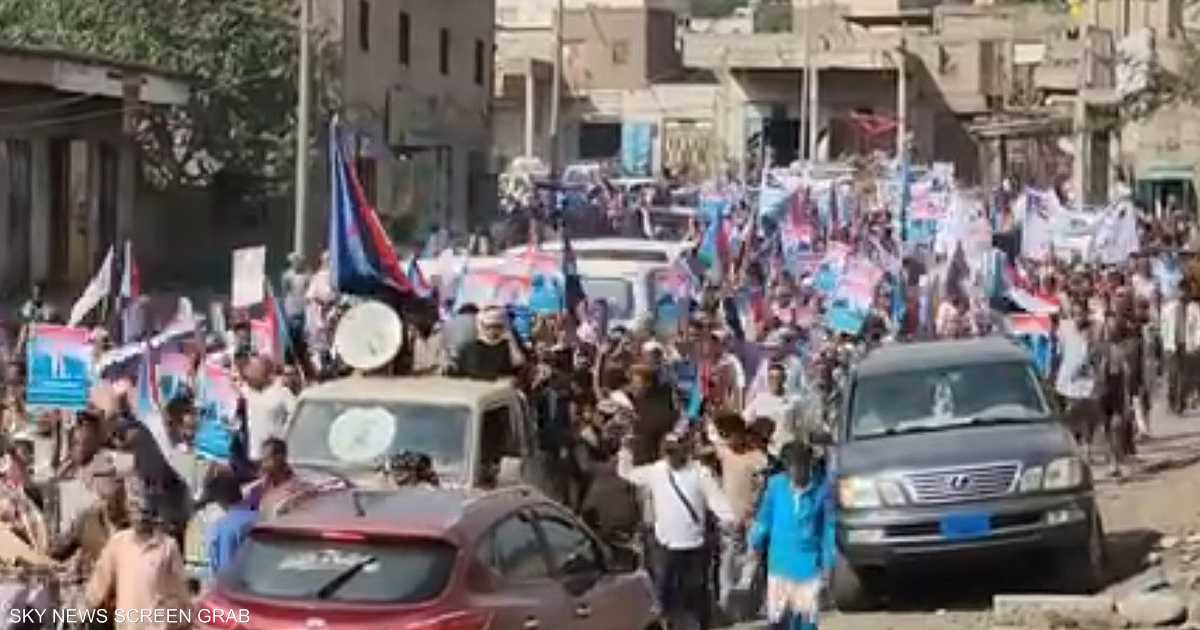 مظاهرات شعبية واسعة في محافظات جنوب اليمن ضد الوصاية الإقليمية وارتفاع الأسعار
