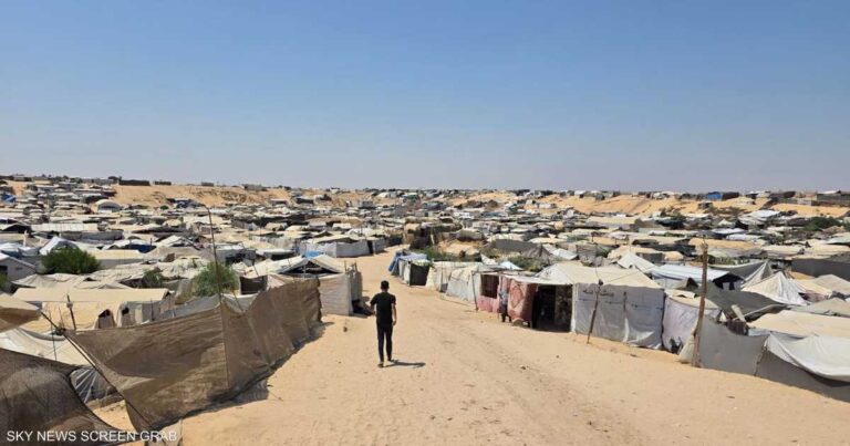 الخط الأصفر في غزة يفاقم معاناة النازحين ويفاقم أزمة العطش تحت وابل من إطلاق النار