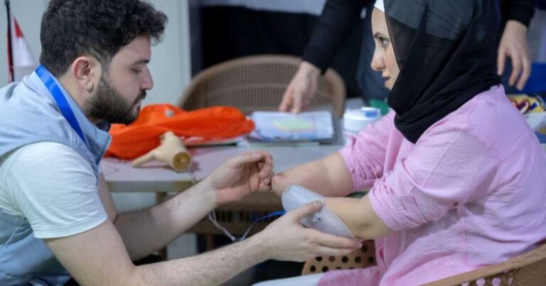 برعاية إماراتية.. تركيب أطراف صناعية لـ51 فلسطينياً في المستشفى العائم بالعريش