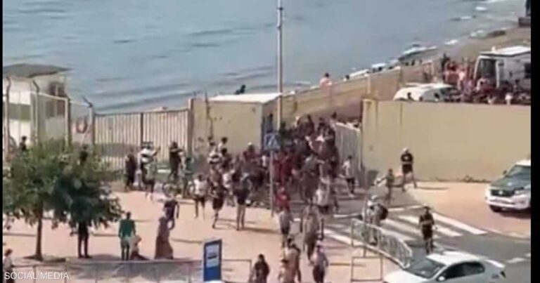 المغرب وإسبانيا يتفقان على إعادة جميع المهاجرين الذين وصلوا سباحة إلى سبتة