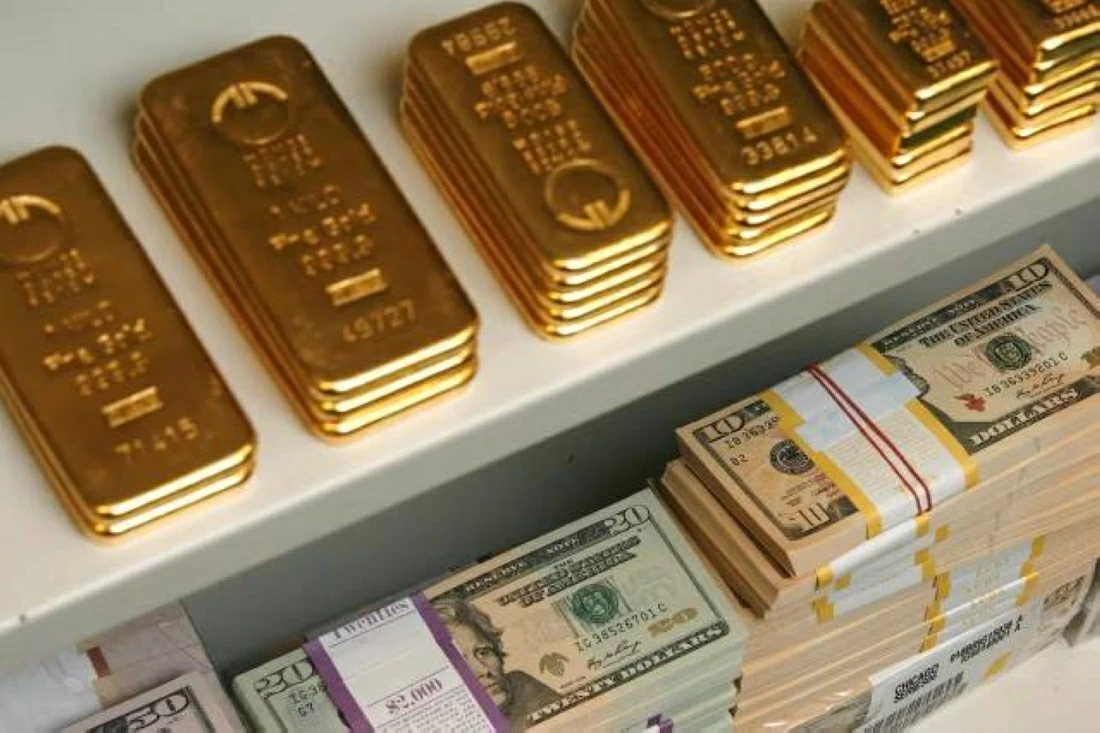 تراجع أسعار الذهب دون 4000 دولار بفعل توترات الشرق الأوسط وارتفاع النفط