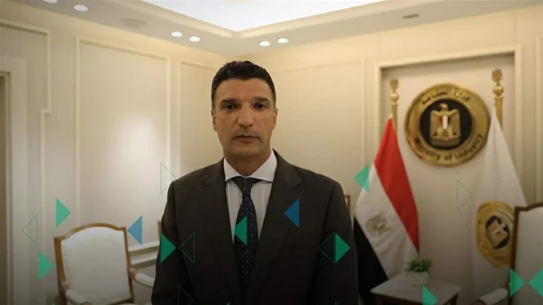وزير الصناعة المصري يعلن مفاوضات مع شركات عالمية لجعل مصر مركزًا إقليميًا لتصنيع السيارات